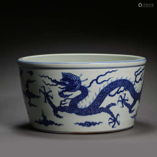 CHINESE MING DYNASTY BLUE AND WHITE DRAGON PATTERN BOWL