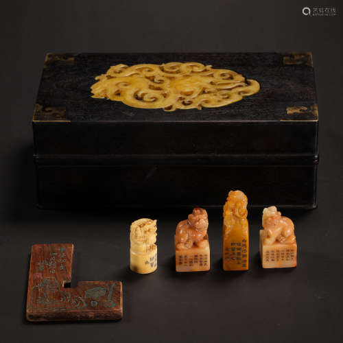 A SET OF CHINESE QING DYNASTY TIAN HUANG SEALS