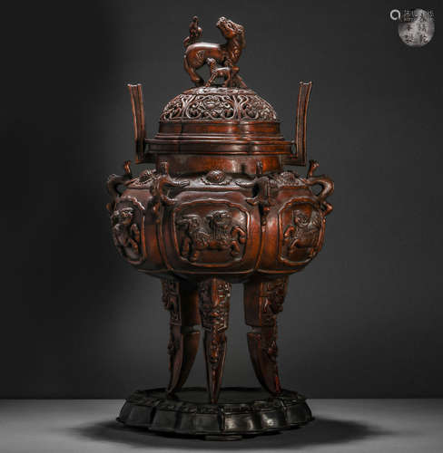 Qing Dynasty Agarwood Beast Button Hollow Fragrance Diffuser