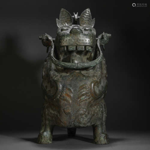 Shang Dynasty Bronze holding pot