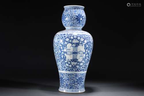 Qing Kangxi blue vase