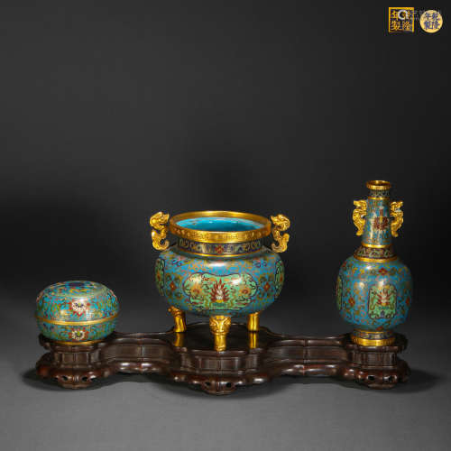 A set of three cloisonné enamels in Qing Dynasty