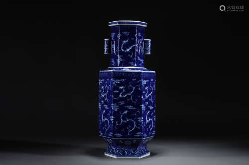 Qing qianlong blue and white vase