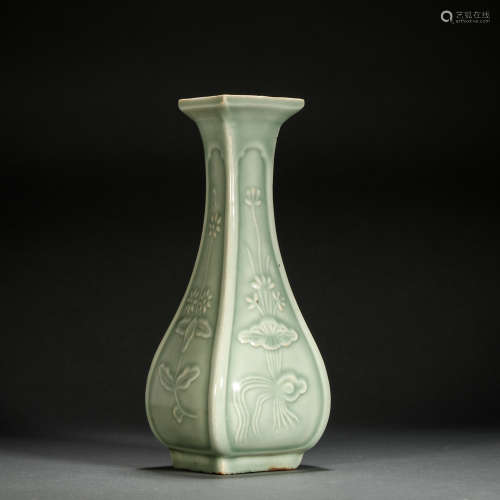 Song Dynasty Longquan ware Flower Guanyin Bottle
