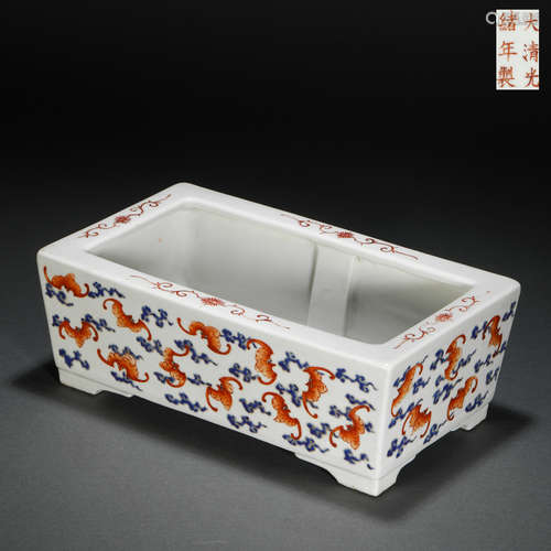 Qing Dynasty alum red blue and white pot