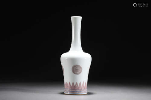 Qing and Qing Kangxi underglaze red vase