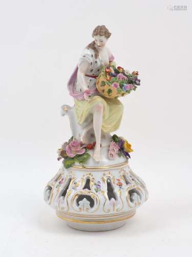 A Meissen style vase cover, 19th century, the finial modelle...