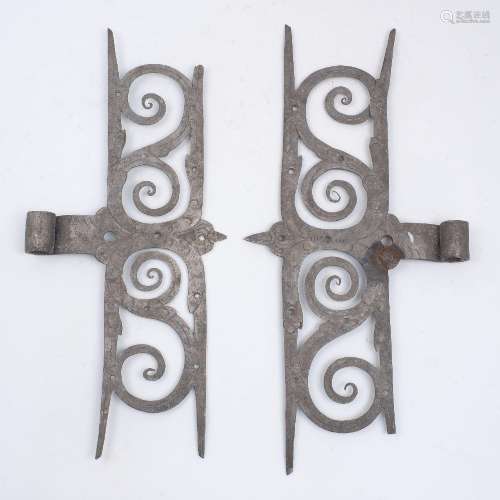 A pair of wrought-iron hinge plates, possibly 18th century, ...