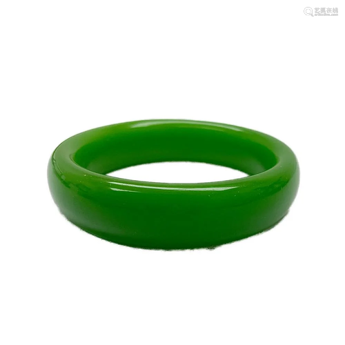 Ladies Chinese Green Jade Carved Bangle