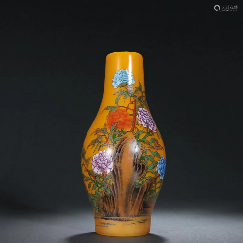 CHINESE PAINTED-ENAMEL YELLOW GLASS VASE DEPICTING 'FLO...