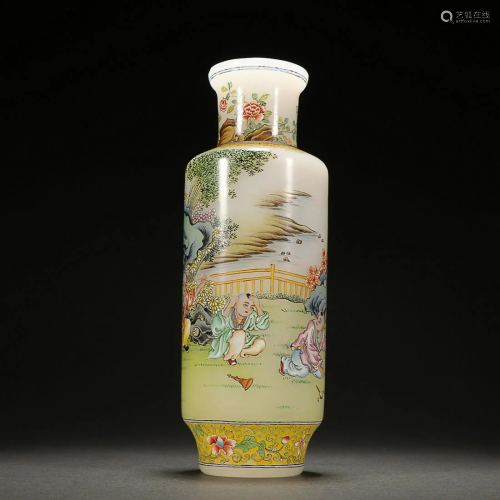 CHINESE PAINTED-ENAMEL GLASS MALLET VASE DEPICTING 'CHI...