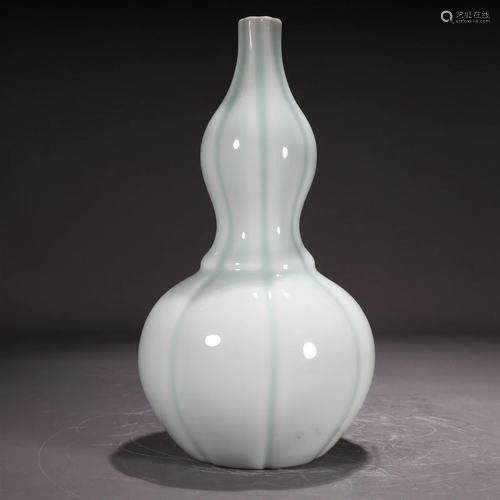 A Clair-De-Lune Glazed Melon-Ridged Gourd-Form Vase