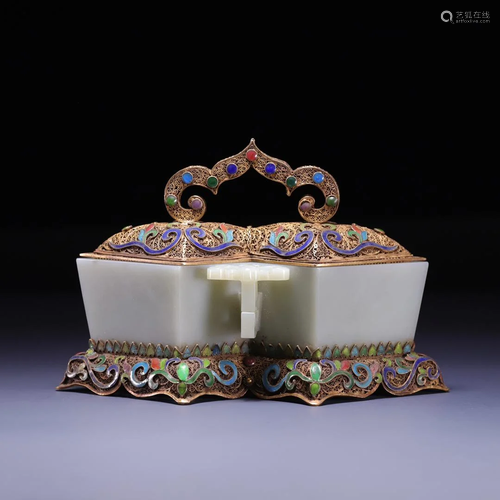 A Magnificent Hetian Jade Gilt Filigree-Inlaid Lozenge-Mouth...