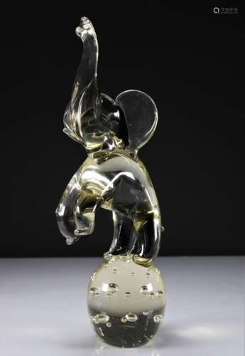 Sculpture Murano. Eléphant sur boule