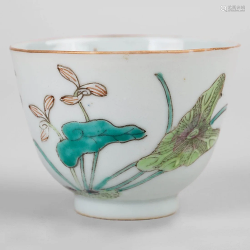 Famille Rose flower teacup with mark, late QING dynasty