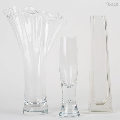 A set of crystal vases