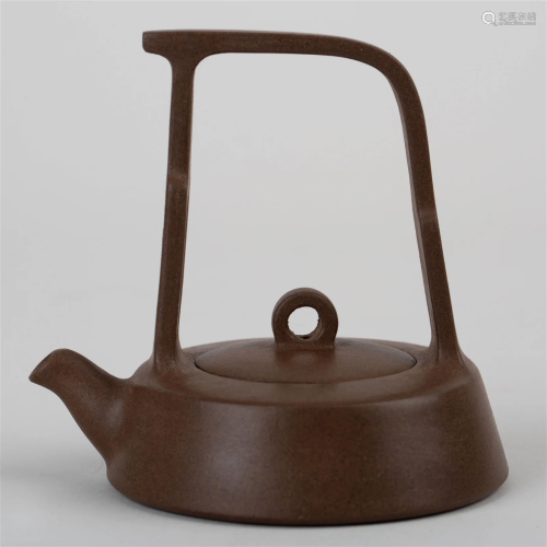 Zisha teapot made by Zhou Shengxi