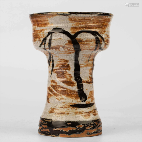 JAPANESE VASE WITH 'TAI PING' MARK, 18TH CENTURY