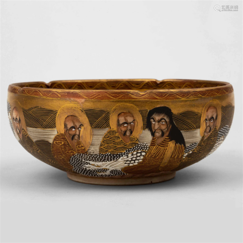 JAPANESE GOLD LACQUER PAINTED FIGURE BOWL WITH 'TIAN BA...