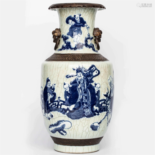 Blue and white figure vase with 'Chenghua Nian Zhi'...