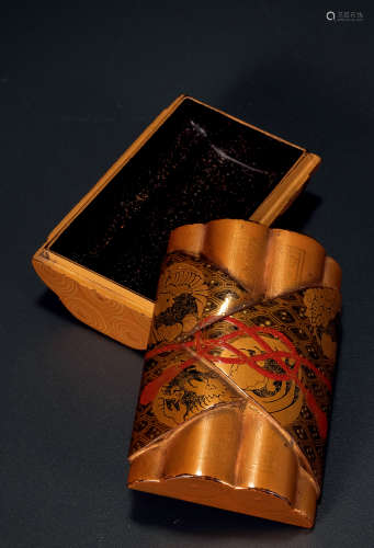 明治時期 蒔繪靈獸紋卷物形盒