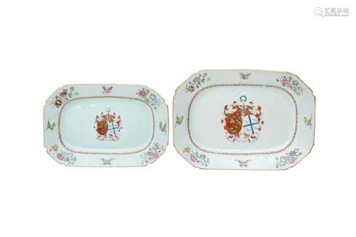 TWO CHINESE FAMILLE ROSE ARMORIAL TRAYS. Qing Dynasty