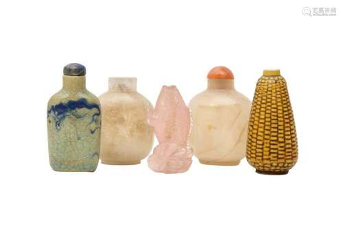 FIVE CHINESE SNUFF BOTTLES