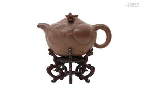 A CHINESE YIXING ZISHA 'DRAGON' TEAPOT AND COVER