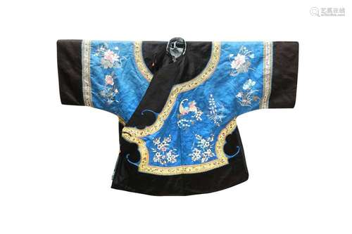 A CHINESE LADY'S BLUE SILK JACKET