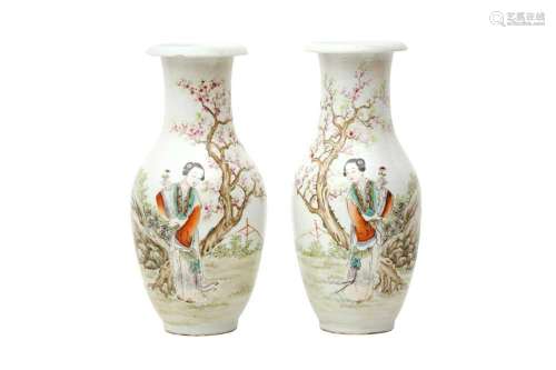 A PAIR OF CHINESE FAMILLE ROSE 'LADIES' VASES