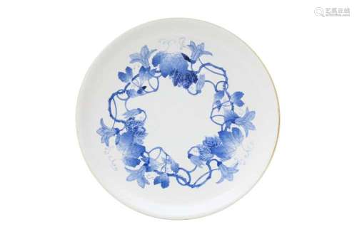 A LARGE CHINESE BLUE AND WHITE 'LILIES' DISH