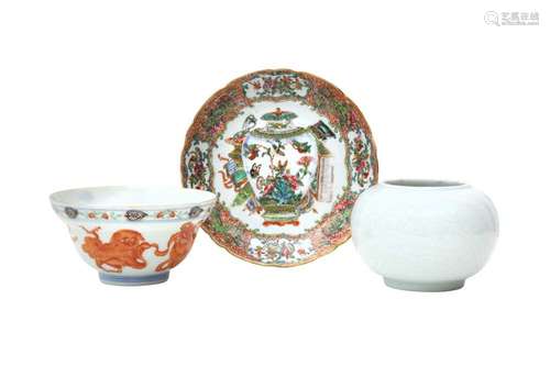 A CHINESE OGEE BOWL, A FAMILLE ROSE DISH AND A PALE CELADON ...