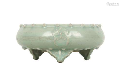 A CHINESE LONGQUAN CELADON TRIPOD INCENSE BURNER