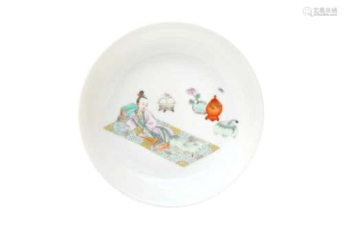 A CHINESE FAMILLE ROSE 'RECLINING LADY' DISH