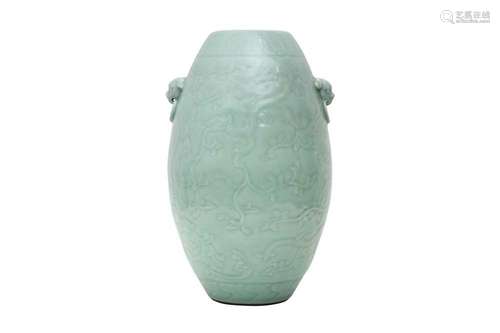 A LARGE CHINESE CELADON-GLAZED BARREL-SHAPED VASE