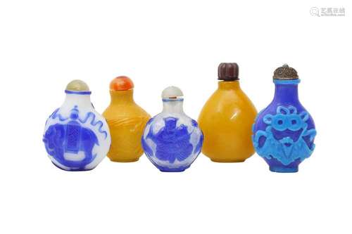 FIVE CHINESE PEKING GLASS SNUFF BOTTLES