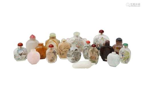 A SMALL COLLECTION OF CHINESE SNUFF BOTTLES