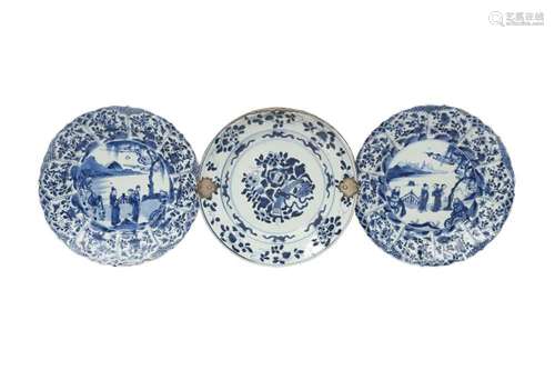 THREE CHINESE BLUE AND WHITE DISHES