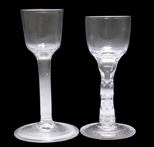 AN 18TH CENTURY PLAIN STEM WINE GLASS