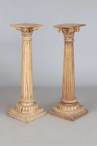 Paar Säulen/Piedestale im korinthischen Stil
