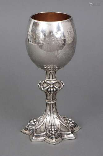 Silber Pokal in Kelchform