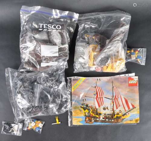 LEGO SET - LEGOLAND - 6285 - BLACK SEAS BARRACUDA