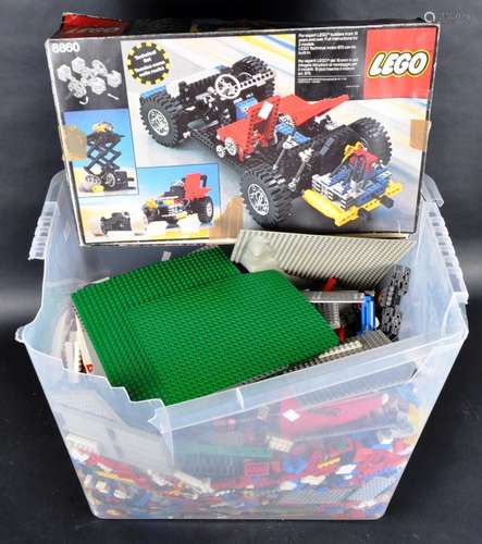 LARGE QUANTITY OF ASSORTED LOOSE LEGO BRICKS