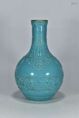乾隆年制松石釉鎏金雕刻缠枝莲纹胆瓶