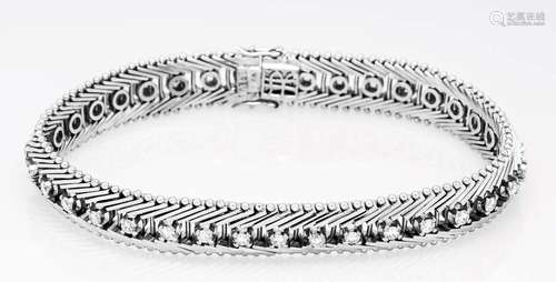 Brilliant-cut diamond bracelet