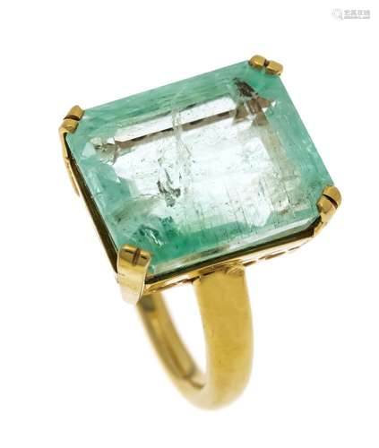 Emerald ring GG 750/000 with a