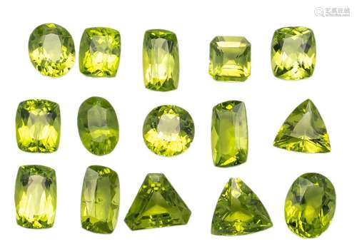 Peridot 44,33 ct, 15 peridots,