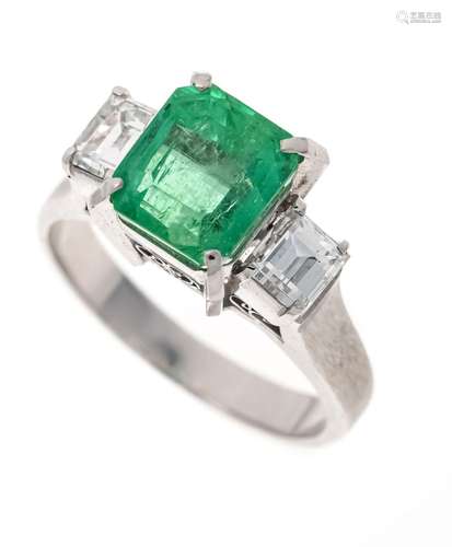 Emerald diamond ring platinum