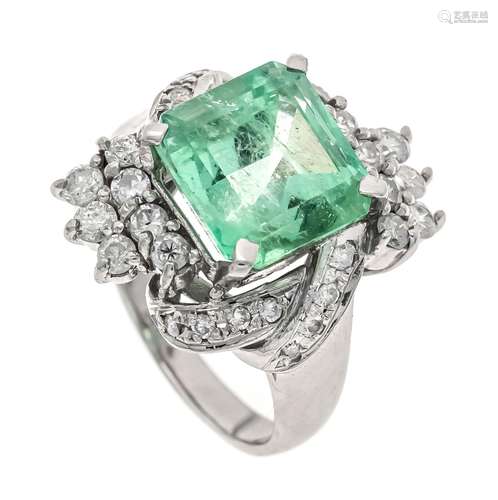 Emerald diamond ring platinum