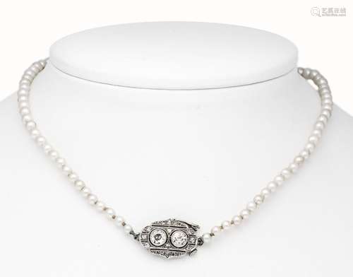 Art Deco pearl necklace with c